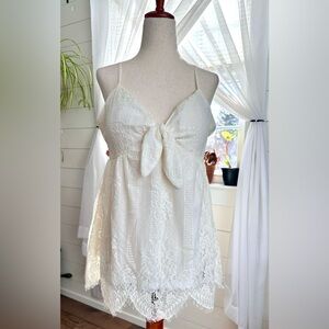 No Boundaries Lace Tie tank top 
Size: Large(11-13) Color: Cream
